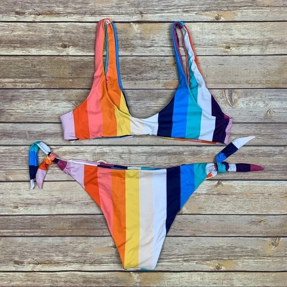 New Arrival ☀️ | Striped‎ Tie Front Bikini - Picture 7 of 8